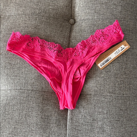 SKIMS Fits Everybody Lace Dipped Thong in Neon Rose XXS - Picture 4 of 4